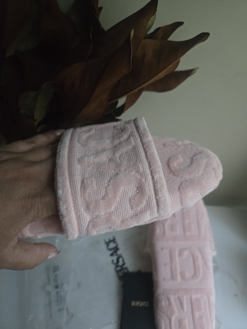 ⚠️Accidental List Copy⚠Versace Heart Baroque Pink Terry Slippers Size M 8-9.5 US - Picture 4 of 8
